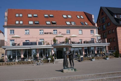 !Hotel am Yachthafen Waren