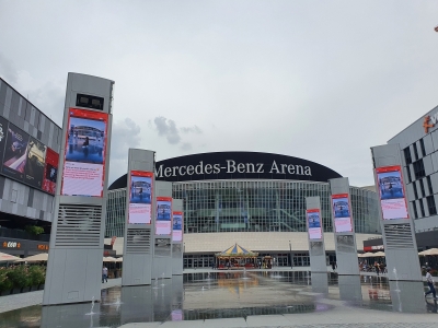 Mercedes Benz Arena 3920_05
