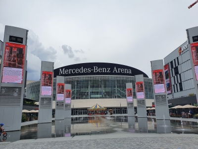 Mercedes Benz Arena 3920_06