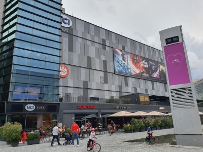 Mercedes Benz Arena 3920_07