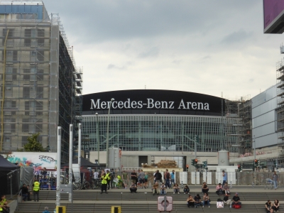 Mercedes Benz Arena 3920_03