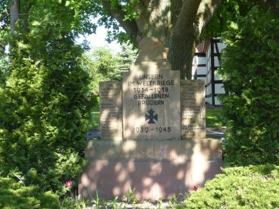 Gefallenendenkmal Luckow 317