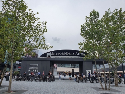 Mercedes Benz Arena 3920_04
